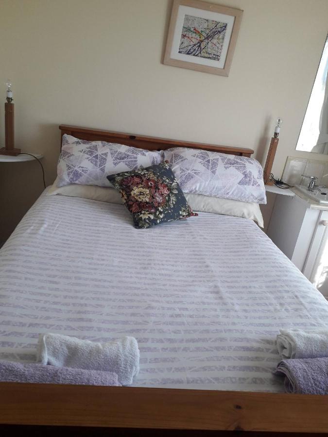 Room In Bungalow - Very Nice View With This Room Sneem Extérieur photo