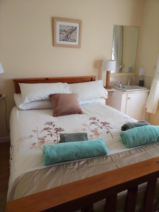 Room In Bungalow - Very Nice View With This Room Sneem Extérieur photo