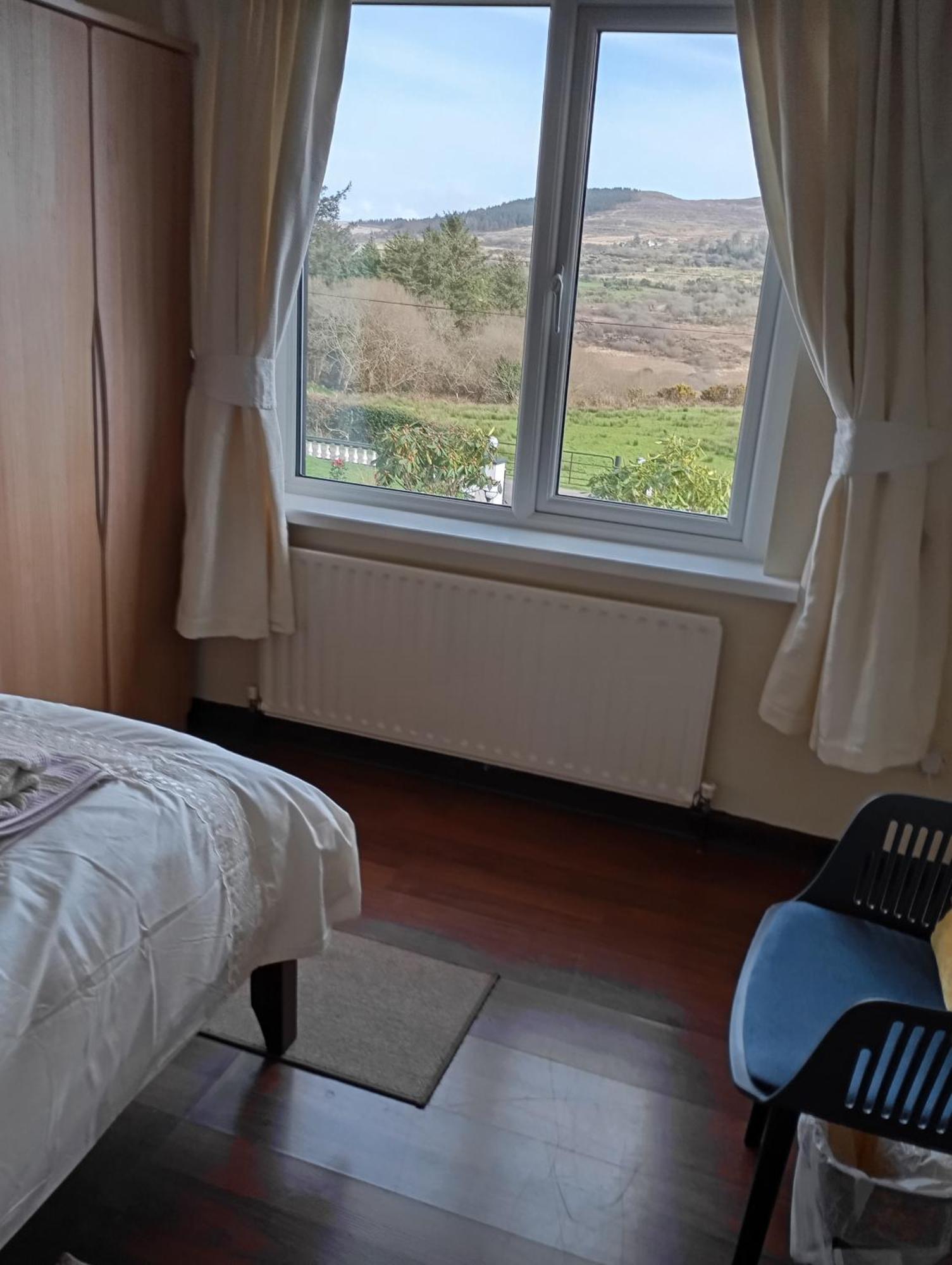 Room In Bungalow - Very Nice View With This Room Sneem Extérieur photo